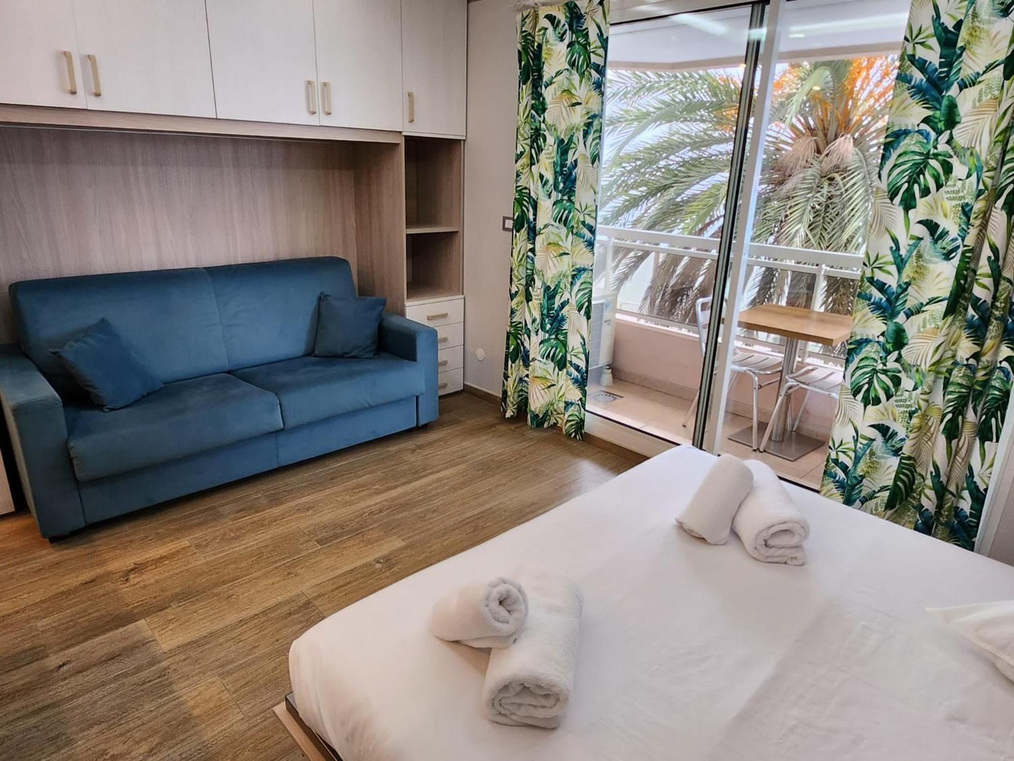 Bluemarine, Studio Vista Mare Menton Exterior foto